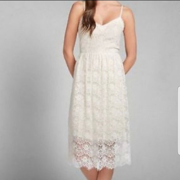 Abercrombie Size Small Lace Midi Dress with built in slip Cream